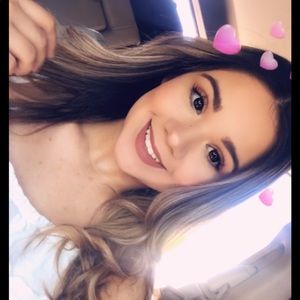 Meet your Posher, Alejandra